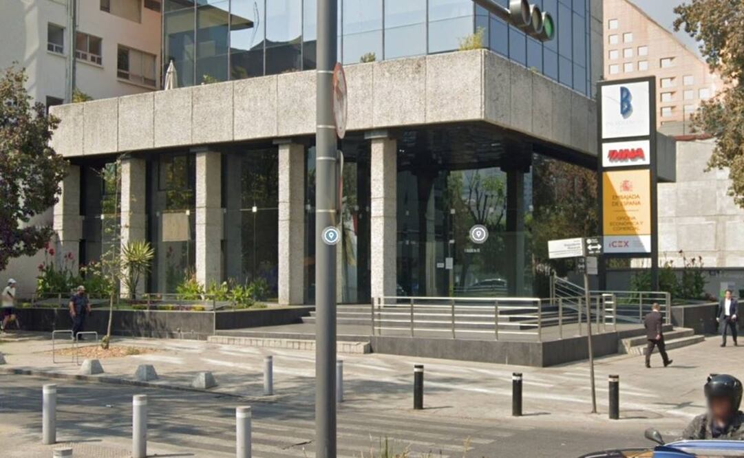 El robo se produjo en la noche del lunes en la sede de la oficina comercial de España en la capital mexicana, ubicada en la avenida Masaryk. Polanco. Foto: Google Maps