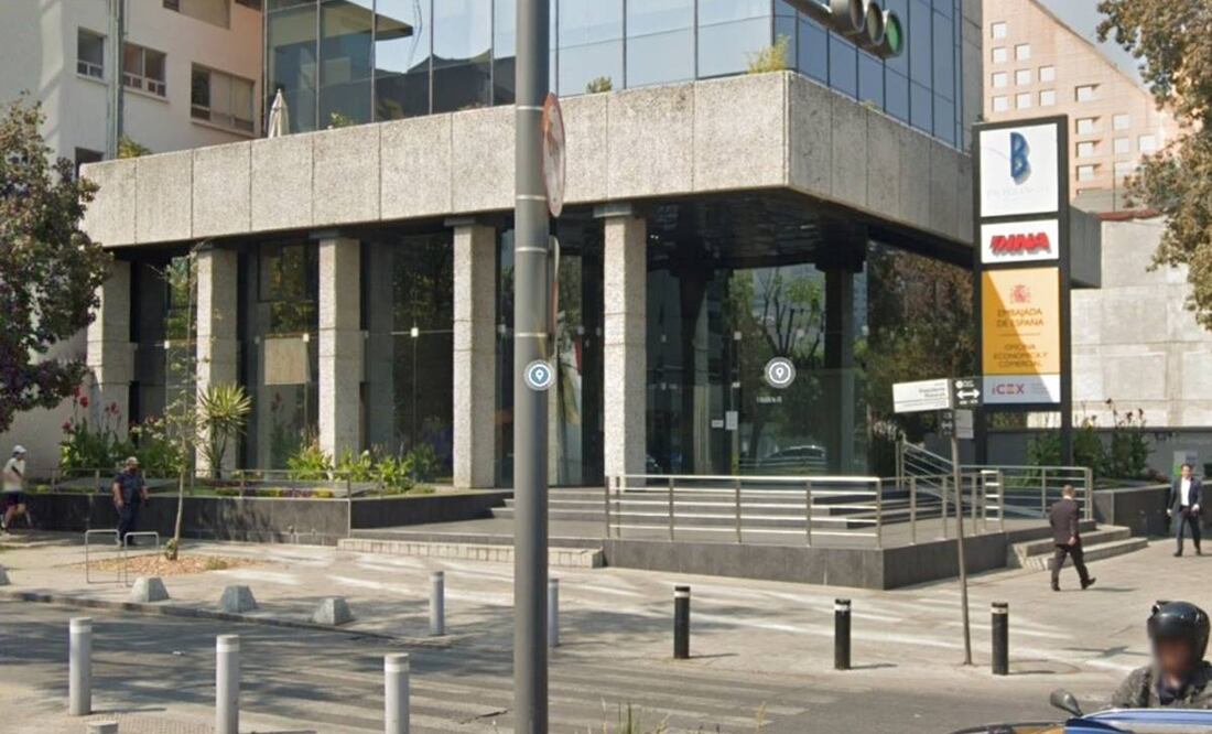 El robo se produjo en la noche del lunes en la sede de la oficina comercial de España en la capital mexicana, ubicada en la avenida Masaryk. Polanco. Foto: Google Maps