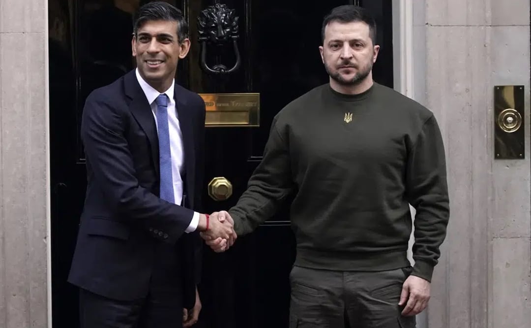 El primer ministro británico Rishi Sunak, recibe al presidente ucraniano Volodimir Zelensky en 10 Downing Street, Londres. Foto: AP