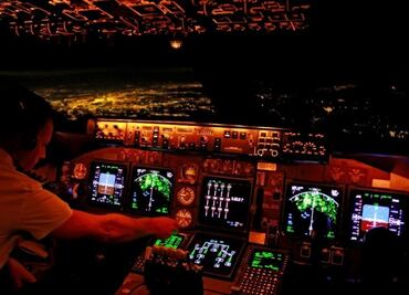 Qué tanto ven los pilotos durante un vuelo nocturno