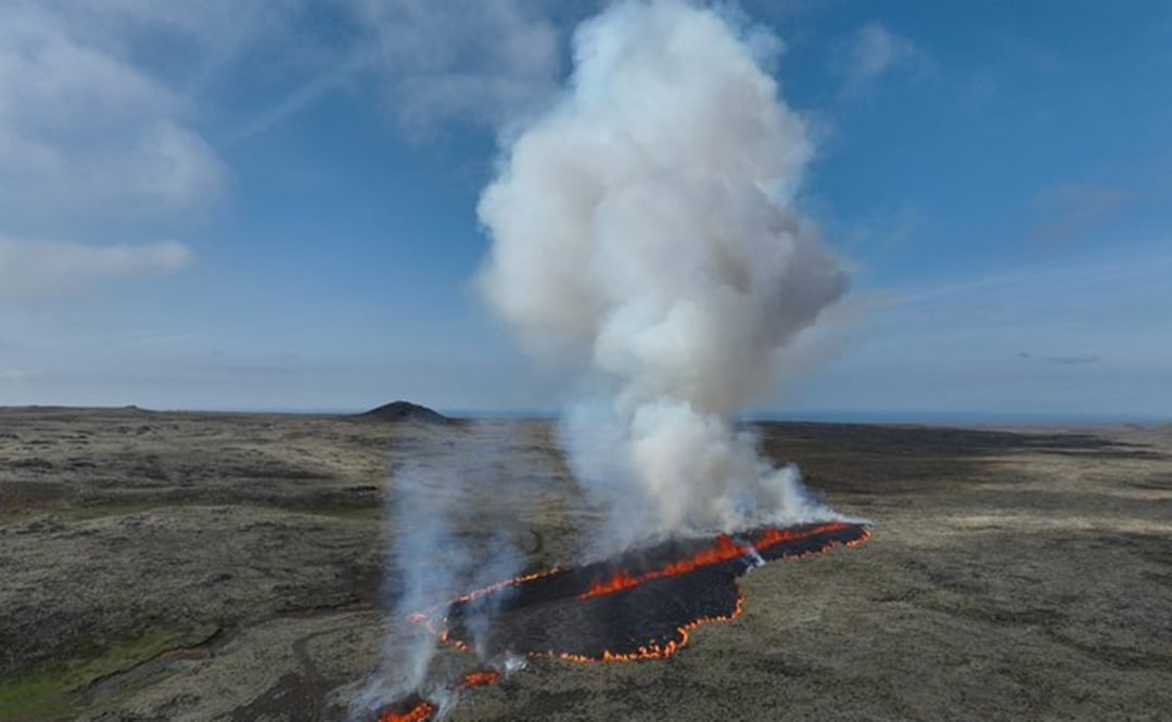 La erupción se produjo cerca de un pequeño monte llamado Litli Hrutur. Foto: Twitter @llatz