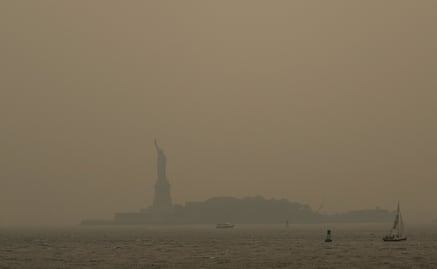 Humo de incendios en Canadá llega a Nueva York; autoridades emiten una alerta por la calidad del aire