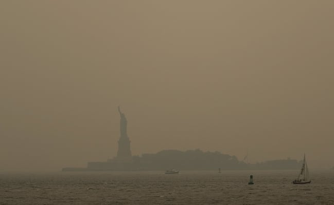 Humo de incendios en Canadá llega a Nueva York; autoridades emiten una alerta por la calidad del aire