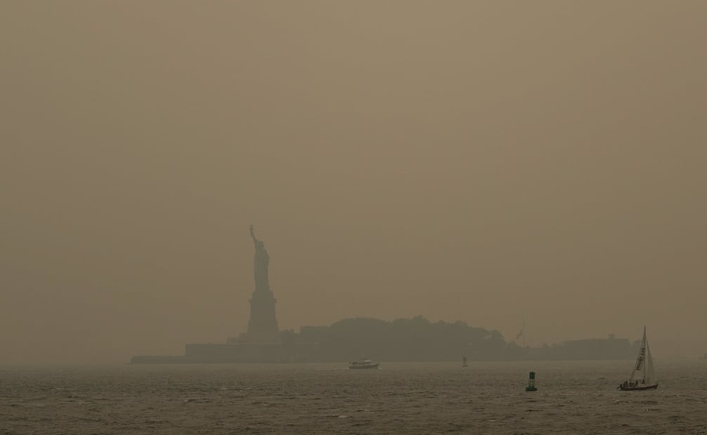 La contaminación provocada por los incendios forestales en Ontario también afecta a varios estados del noreste de Estados Unidos. (16/07/26) Foto: AFP