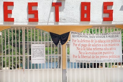 Papás le ganan a la CNTE; logran abrir plantel en Oaxaca