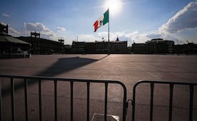 Gobierno está a tiempo para evitar la pérdida del grado de inversión: BBVA; baja creación empleo presiona crédito al consumo