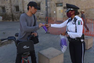 Policía municipal de Querétaro sancionará por no usar cubrebocas en la vía pública
