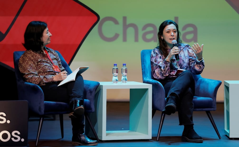 La directora de CLIP, María Teresa Ronderos, y la gerente de Programa y líder de Participación de JournalismAI, Ana Paula Valacco, participan en la charla 'dIA a dIA. La inteligencia artificial en nuestra cotidianidad' este sábado, en el Festival Gabo de Periodismo en Colombia (25/07/2026). Foto: EFE