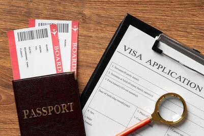 ¿Los niños necesitan hacer entrevista para tramitar la visa?