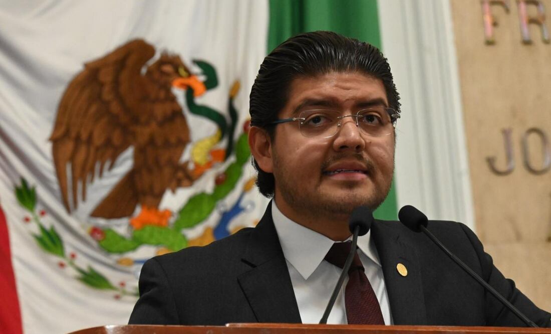 Diputado local de Morena Víctor Hugo Lobo Rodríguez presentó una iniciativa para agilizar elección del titular del Instituto de Planeación de CDMX. Foto: Especial