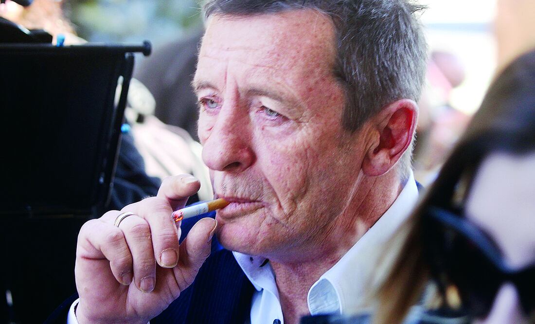 El baterista no hizo comentarios a los periodistas pero agradeció su apoyo (ALAN GIBSON / AP)