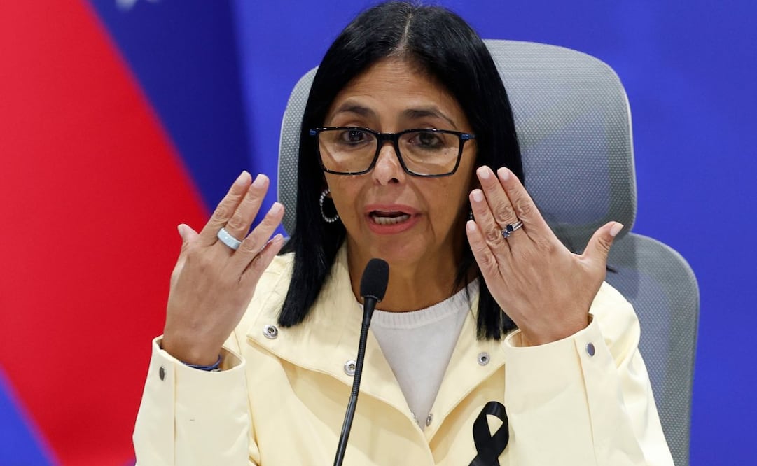 La presidenta encargada de Venezuela, Delcy Rodríguez, habla en una conferencia de prensa sobre la respuesta del gobierno ante los sismos consecutivos, en Caracas, Venezuela, el jueves 2 de julio de 2026. Foto: AP