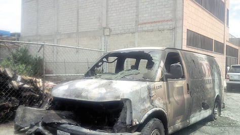 Arde camioneta de diputado