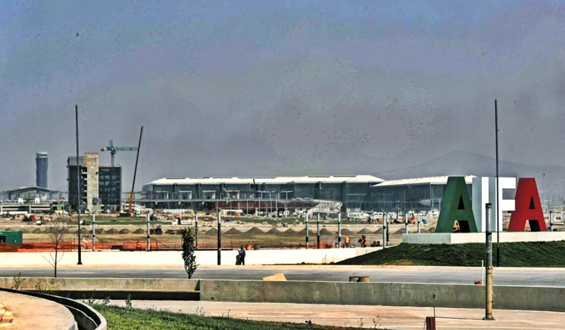 El presidente Andrés Manuel López Obrador confirmó que ayer, por primera vez tras un año de haberlo inaugurado, utilizó el Aeropuerto Internacional Felipe Ángeles. Foto: archivo/EL UNIVERSAL