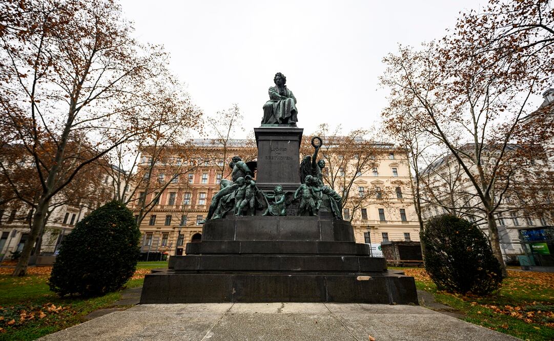 Estatua de Ludwig van Beethoven ubicada en Bonn, Alemania. Foto: EFE/EPA/CHRISTIAN BRUNA