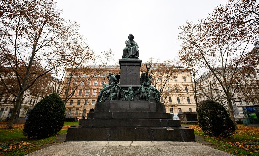 Estatua de Ludwig van Beethoven ubicada en Bonn, Alemania. Foto:  EFE/EPA/CHRISTIAN BRUNA
