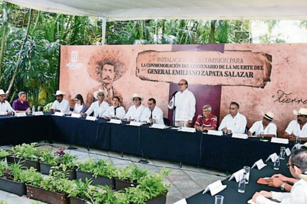 Graco Ramírez convocó a los núcleos agrarios e instituciones educativas a in ic ia r los preparativos para conmemorar la muerte de Zapata en todo el estado.