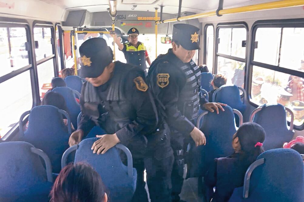 Autoridades estatales realizan operativos como el Plan Tres, el cual busca inhibir los delitos en el transporte público como los asaltos. (ARCHIVO EL UNIVERSAL)