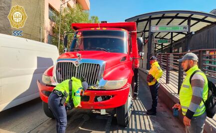 SSC sanciona invasión de carril del Metrobús en Cuauhtémoc; aplican 16 infracciones y remiten motocicletas