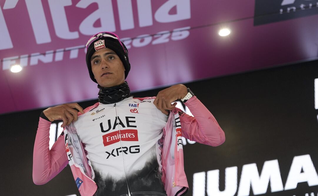 Isaac del Toro mantiene el liderato en el Giro de Italia tras la etapa 12-Foto: AP