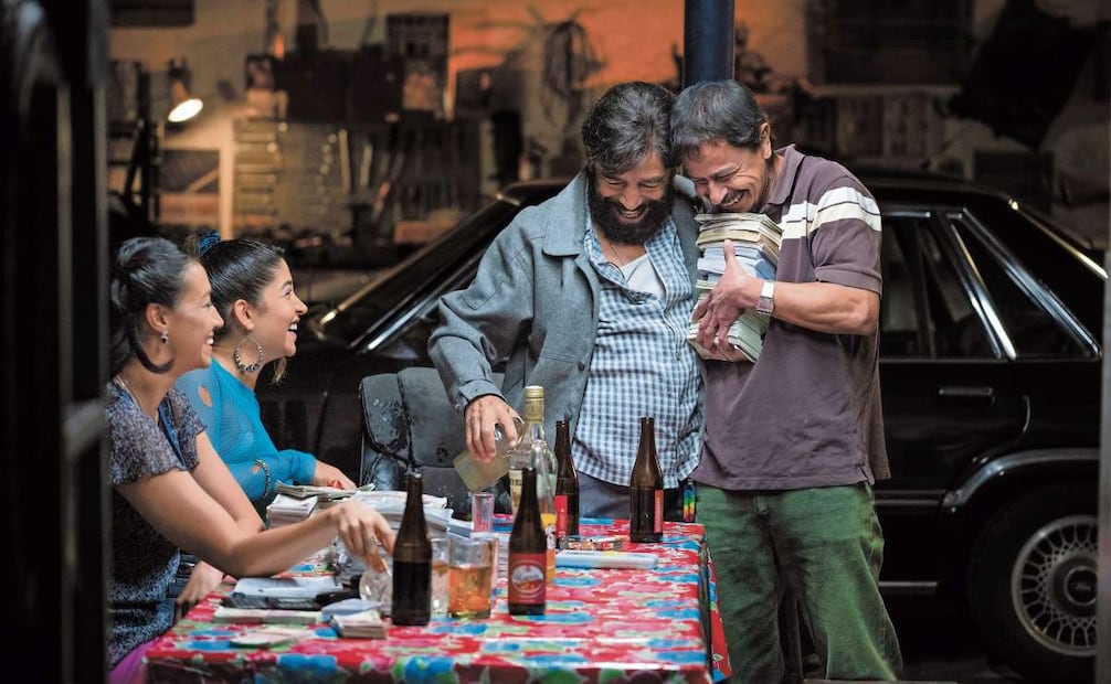 En la serie de ocho episodios actúa junto a Gustavo Sánchez Parra como Artemio, Sonia Couoh es Eugenia y María Antonieta Hidalgo es Eva Luna. Foto: ViX