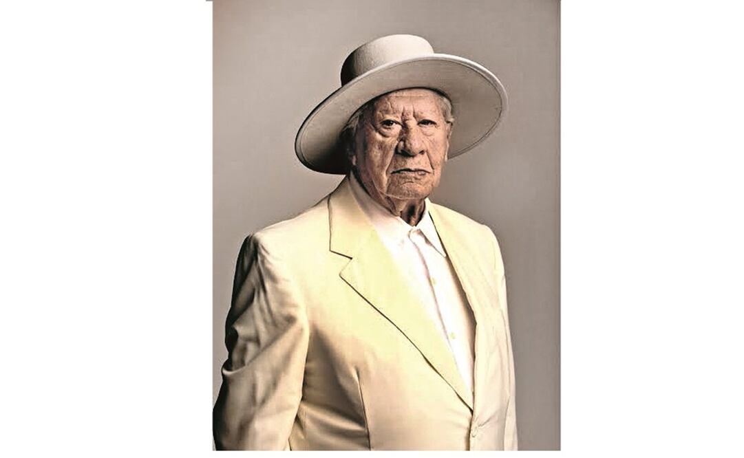 Con 97 años, tiene en cartera un proyecto para interpretar a Fray Servando Teresa y Mier.