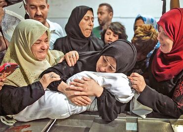 Casi 20 mil bebés han nacido en el "infierno" de la guerra en Gaza, reporta la ONU