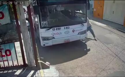 Video. Intentan detener autobús sin chofer y sin frenos en Querétaro
