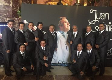 La Santanera rompe su protocolo por Juan Gabriel