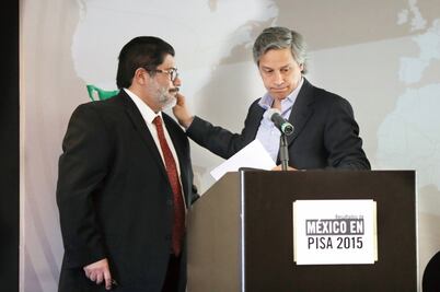 ONG culpa a Calderón de rezago educativo