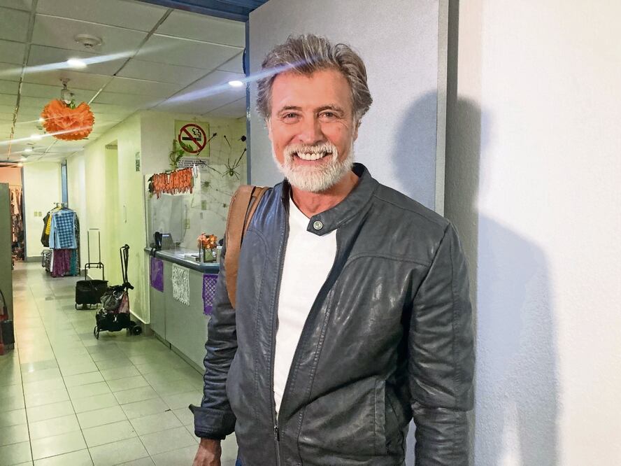 En 1991, Juan Soler se trasladó a México en busca de oportunidades en el ámbito de las telenovelas.