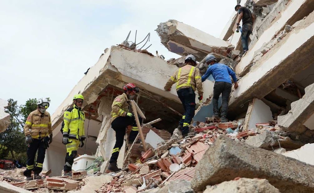Imagen del 28 de junio de 2026 de rescatistas tras terremotos en La Guaira, Venezuela. Foto: Xinhua