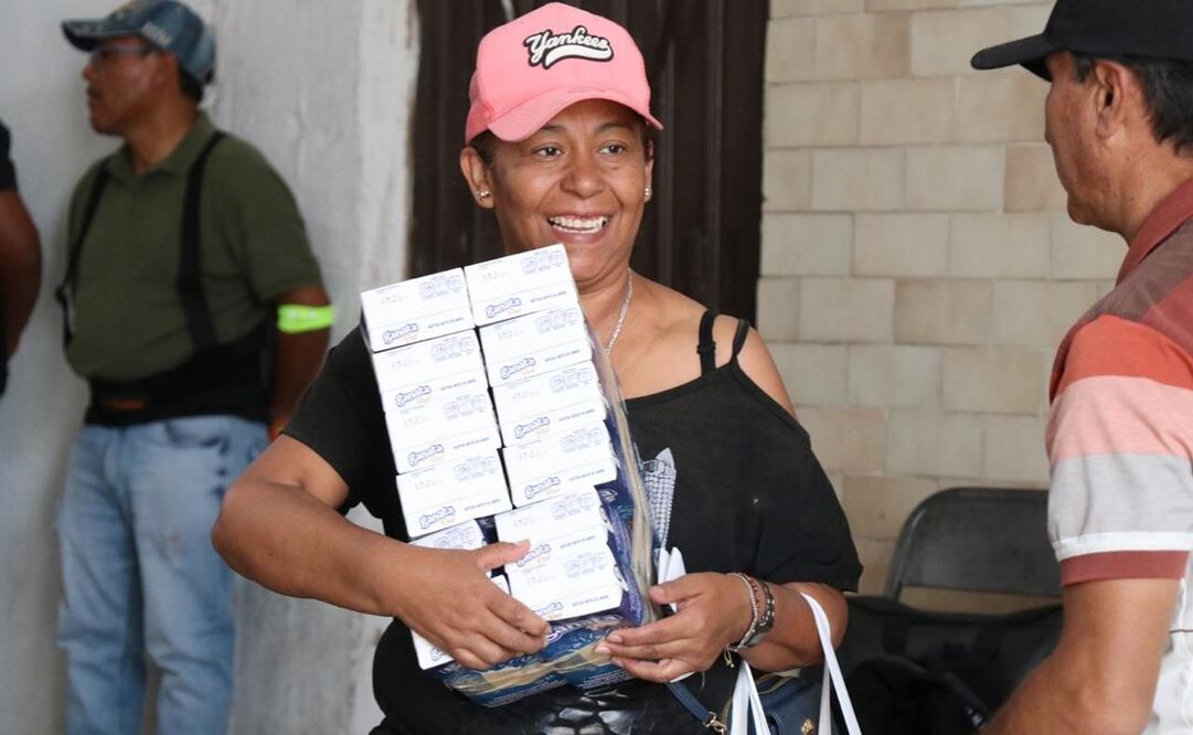 Para apoyar el ahorro familiar y elevar los niveles nutricionales de la población, el gobierno del estado entregó 768 mil litros de leche, así como otros productos lácteos a 16 mil ciudadanos. Foto: especial