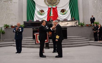 Entregan medalla "Adolfo Ruíz Cortines 2017" al Ejército y la Marina