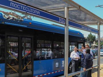 A un día de iniciar operaciones, Trolebús Aztecas atropella a peatón