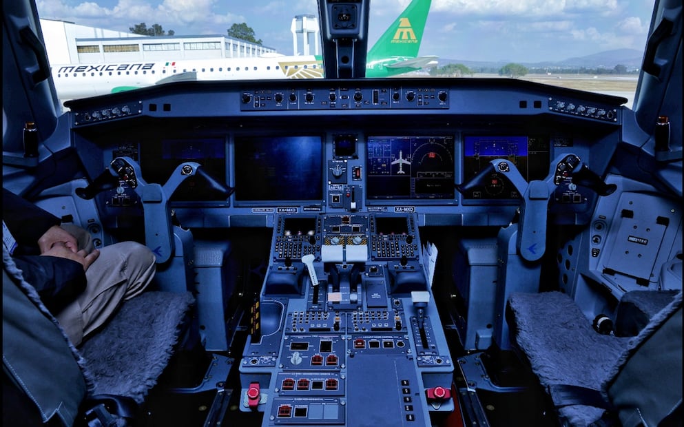 Imagen de la llegada de la quinta aeronave EMBRAER E-195 para Mexicana de Aviación en el Aeropuerto Internacional Felipe Ángeles, en Santa Lucía. Foto: Fernanda Rojas /EL UNIVERSAL