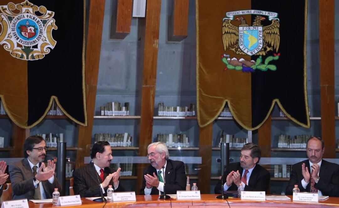 Al suscribir un convenio de colaboración con la UNAM, el Licenciado Ealy Ortiz, señaló que la relación entre ambas instituciones "ha sido y siempre será entrañable". Foto: Lucía Godínez/EL UNIVERSAL