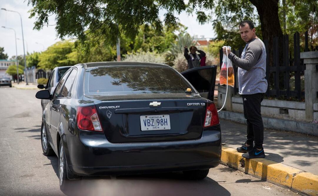 Venezuela no tiene el efectivo para importar insumos claves que le permitan mantener la producción (Fotos: Reuters)