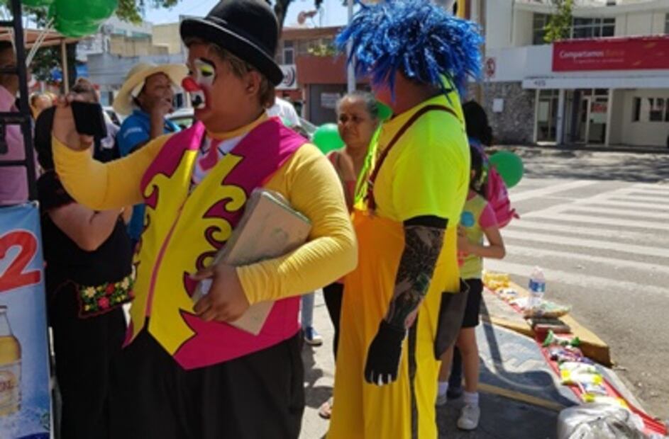 Mago Chon-tall colecta víveres para niños con cáncer en Tabasco