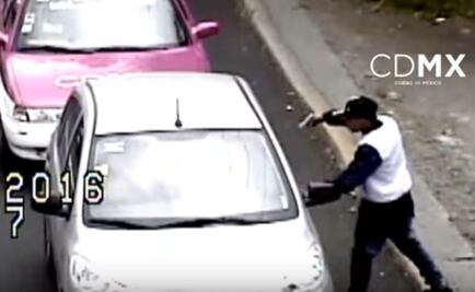 Video. Menor asalta a 4 automovilistas en Iztacalco