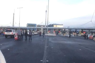 EU reabre cruce fronterizo de San Ysidro tras colocar material de reforzamiento