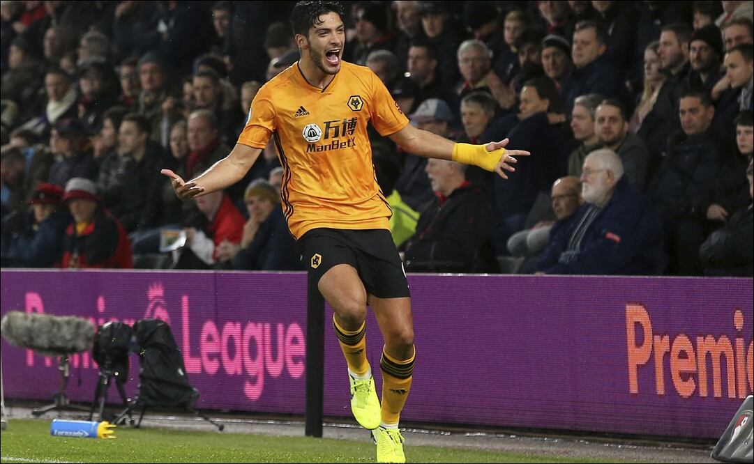 Raúl Jiménez, delantero de los Wolves. Foto: AP