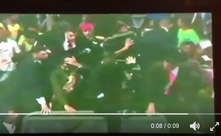 Fue una "emboscada", dice Maduro tras lluvia de huevos