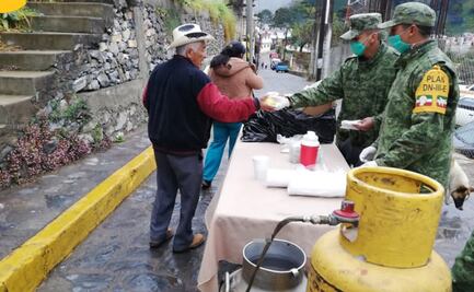 Militares regalan pan y café en Chihuahua y Querétaro por bajas temperaturas