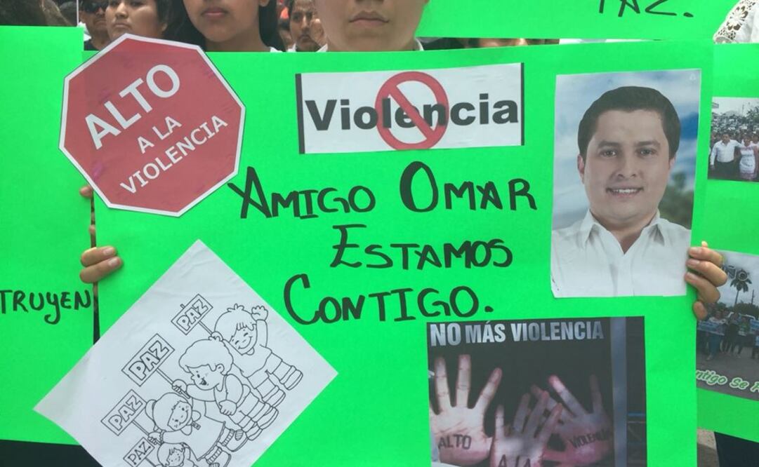 Tras la denuncia de agresión, simpatizantes del PVEM salieron a las calles de Venustiano Carranza en apoyo a Coutiño Lazcano. Foto: Alejandra Chávez / EL UNIVERSAL
