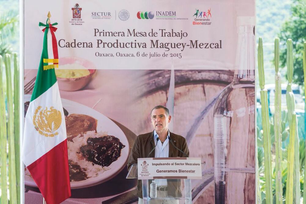 El gobernador Gabino Cúe dijo que propondrá a su homólogo de Sinaloa, Mario López Valdez, la integración de un plan para fortalecer esta industria