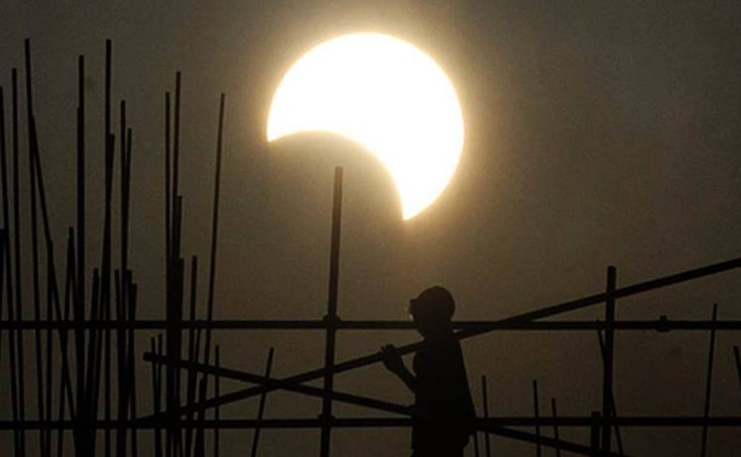 Los eclipses de Sol se producen cuando, desde la perspectiva de la Tierra, la Luna pasa por delante del Sol y lo oculta. Foto: Archivo