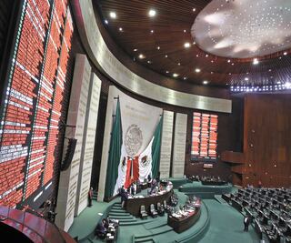 Diputados madrugan al INE y avalan reglas para reelección