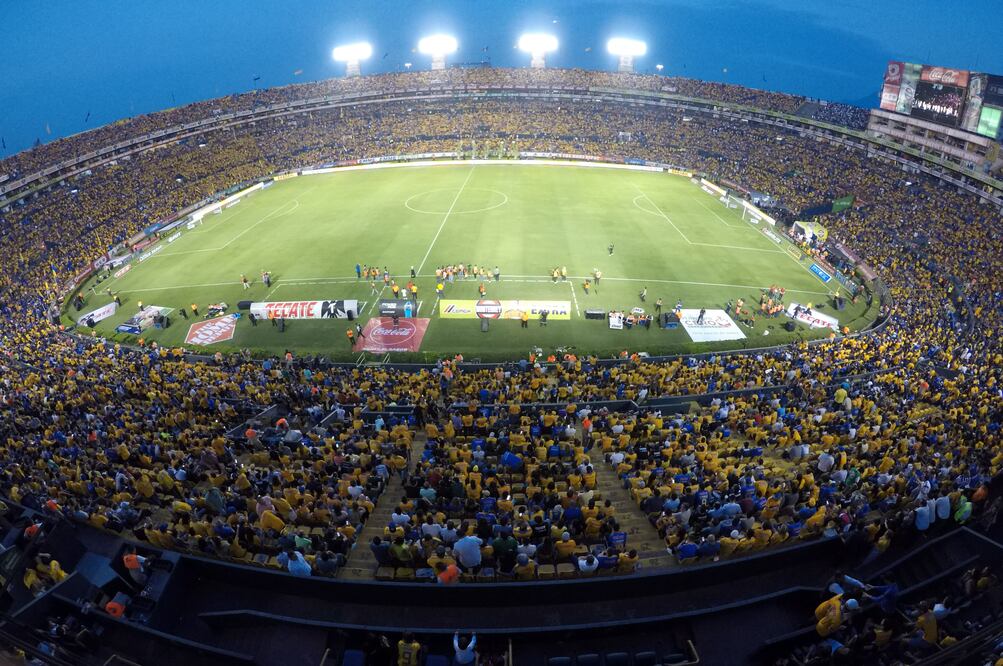 Prohibirían venta de cerveza y otras bebidas alcohólicas en estadios de Monterrey