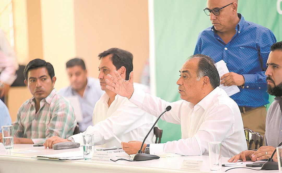 Héctor Astudillo Flores pidió a los guerrerenses actuar con calma para prevenir la propagación del nuevo coronavirus en el estado. Foto: Especial